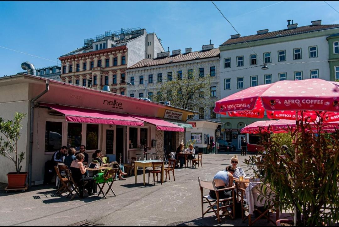 Apartment With Balcony Near Augarten Wina Bagian luar foto