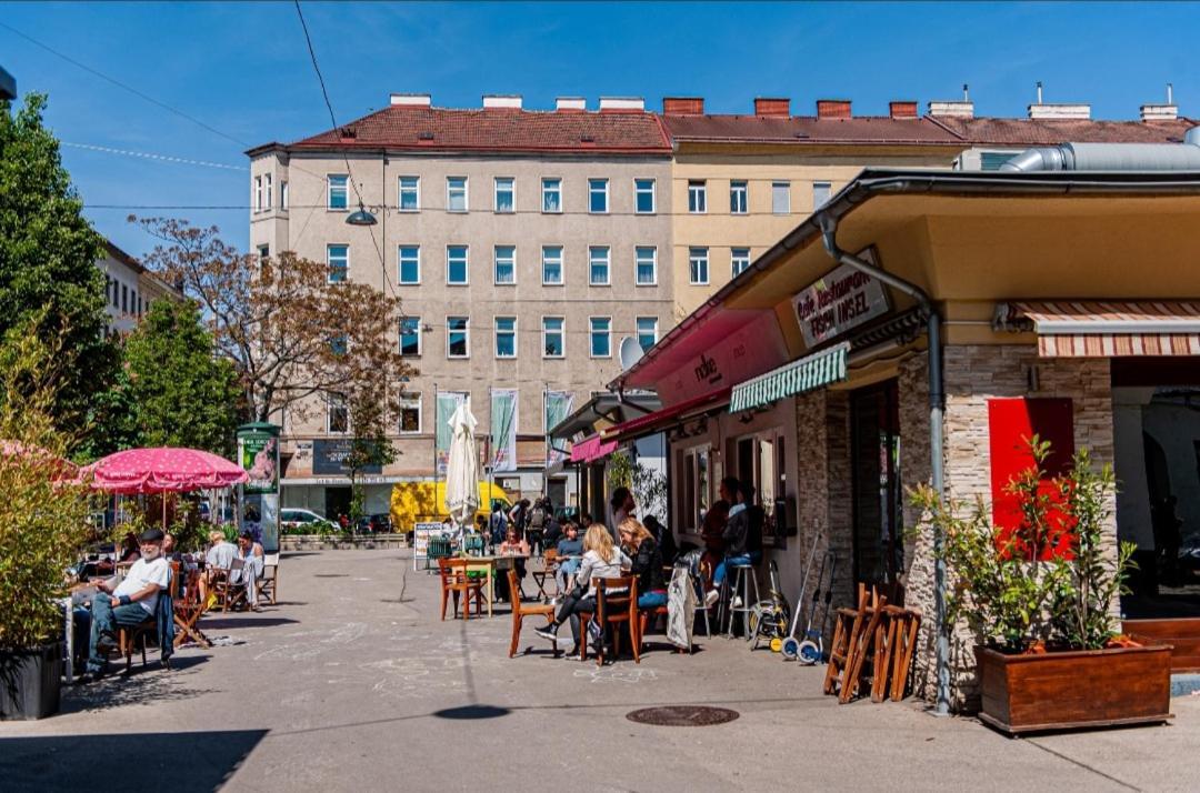 Apartment With Balcony Near Augarten Wina Bagian luar foto