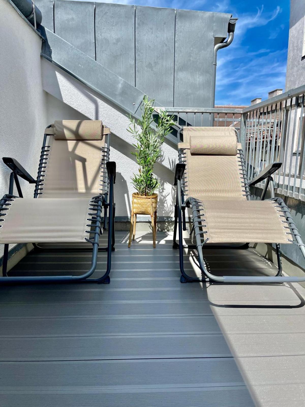 Apartment With Balcony Near Augarten Wina Bagian luar foto
